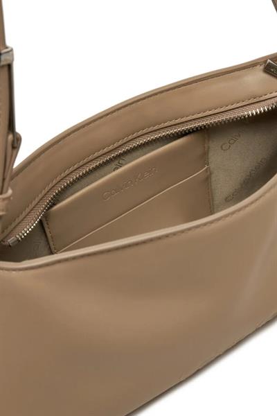 Calvin Klein 12550 Kadın Embossed Logo Shoulder Bag