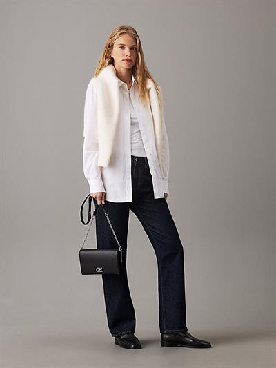 Calvin Klein 2807 Kadın Ck Elongated Omuz Çantası