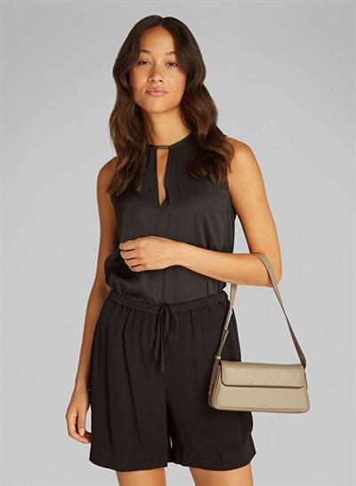 Calvin Klein 3110 Kadın Belted Small Omuz Çantası