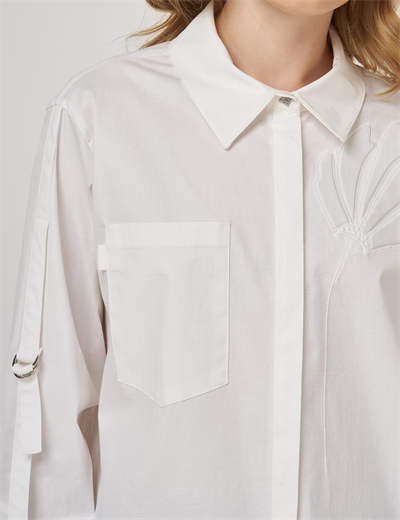 Kayra KA-A25-21020 Kadın Poplin Kumaş Çiçek Detaylı Gömlek