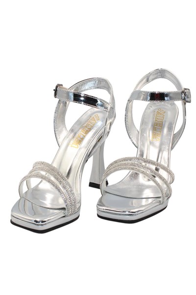 Celira Gümüş Rugan Taşlı Bilyeli Topuklu Kadın Ayakkabı
