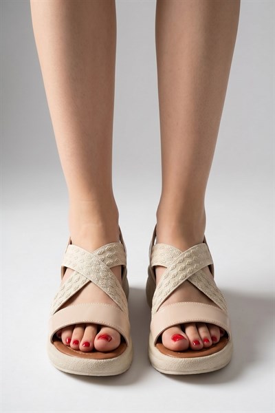 Celira Krb H40 Bej Lastikli Kadın Sandalet Ayakkabı