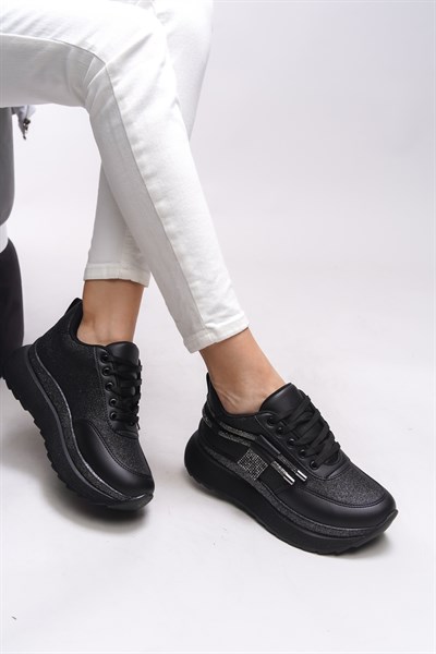 Celira Mdl Siyah Cilt Bağcıklı Kadın Spor Ayakkabı