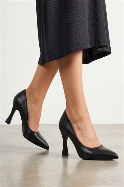Celira Siyah Cilt Topuklu 8 Cm Kadın Stiletto Ayakkabı