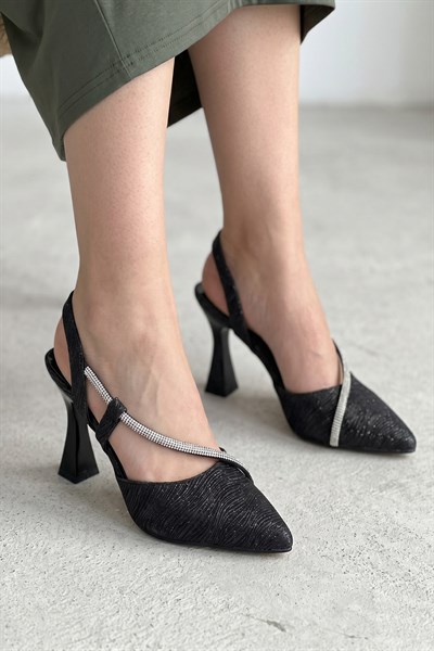 Celira Siyah Kadın 8 Cm Taşlı Biyeli Topuklu Ayakkabı