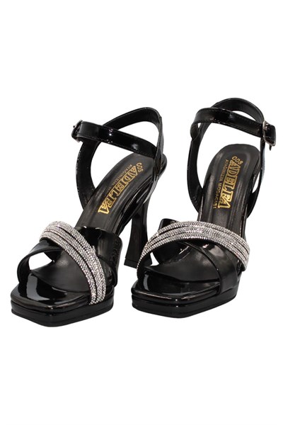 Celira Siyah Rugan Taşlı Klasik Topuk Kadın Ayakkabı