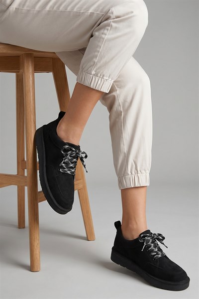 Celira Siyah Süet Bağcıklı Kadın Bot NSB520