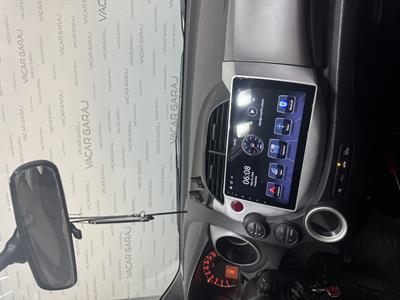 HONDA JAZZ 2/32 GRİ UYUMLU ANDROID MULTİMEDYA (2009-13)