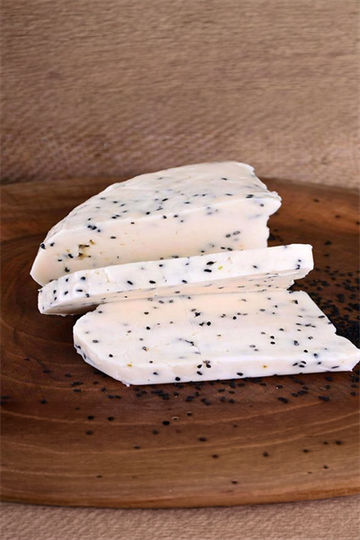 Çörek Otlu Erzincan Tulum Peyniri