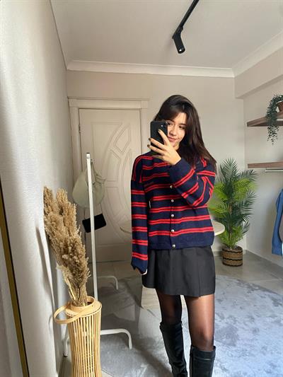 Çizgili Gold Düğmeli Hırka