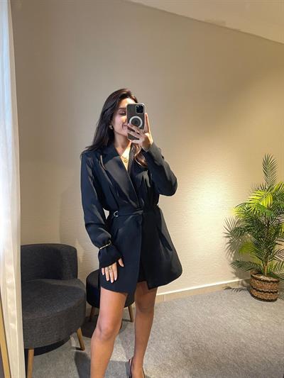 SİYAH KEMERLİ BLAZER