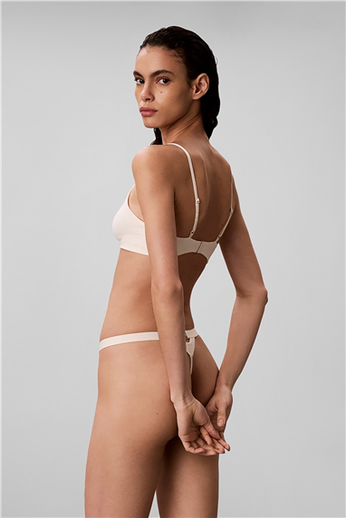 Calvin Klein String Thong Kadın Külot Beyaz