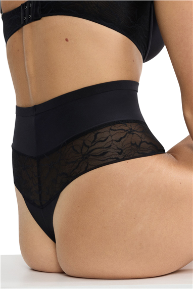 Triumph Comfort Contour Highwaist String Kadın Külot