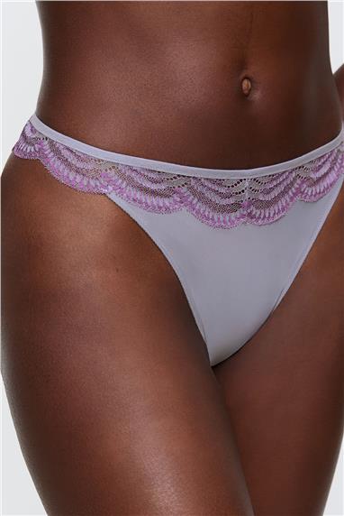 Triumph Comfort Glam String Kadın Külot