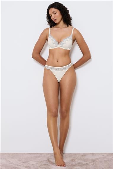 Triumph Comfort Glam String Kadın Külot