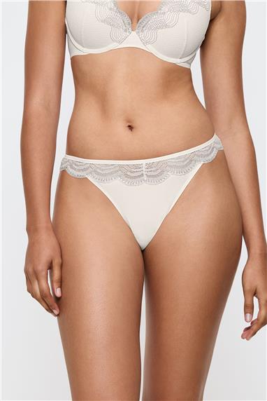 Triumph Comfort Glam String Kadın Külot
