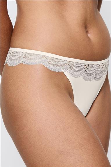 Triumph Comfort Glam String Kadın Külot