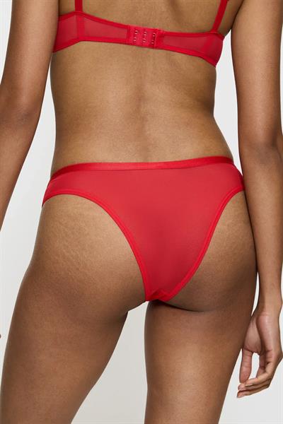 Triumph Delightful Spotlight Brazilian Külot