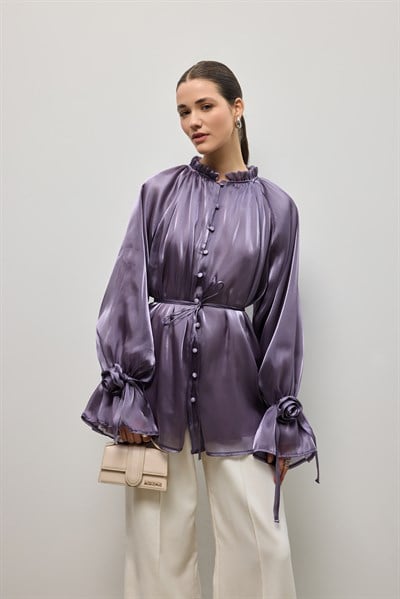 ORGANZE GÜL DETAYLI BLUZ 