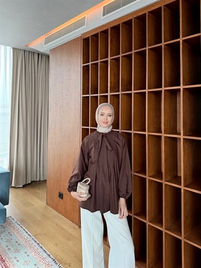 PİLE DETAYLI BAĞCIKLI GÖMLEK