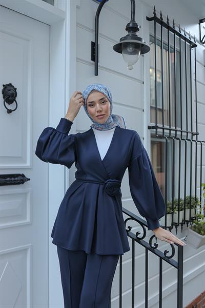 Gül Aksesuarlı Scuba Takım Lacivert