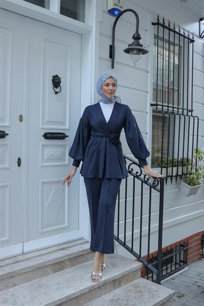 Gül Aksesuarlı Scuba Takım Lacivert