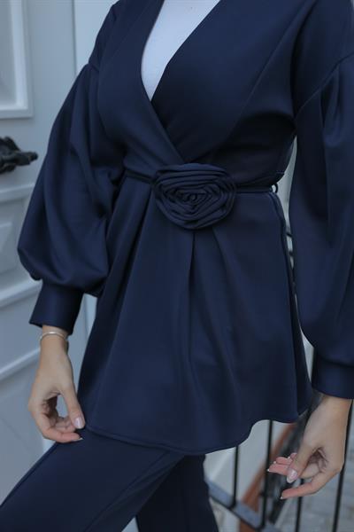 Gül Aksesuarlı Scuba Takım Lacivert