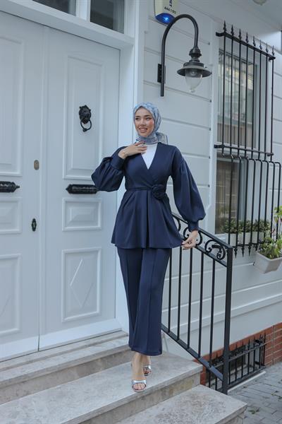 Gül Aksesuarlı Scuba Takım Lacivert