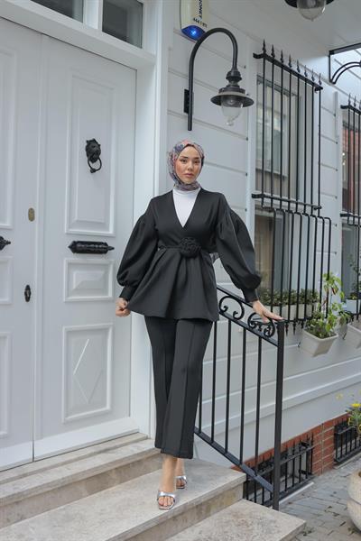 Gül Aksesuarlı Scuba Takım Siyah