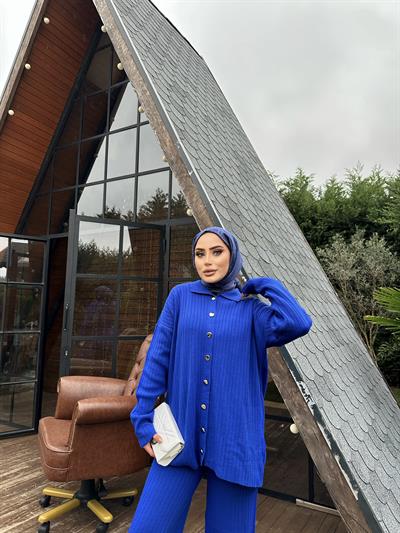 Önü Çıtçıtlı Yakalı Triko Takım Saks