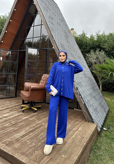 Önü Çıtçıtlı Yakalı Triko Takım Saks