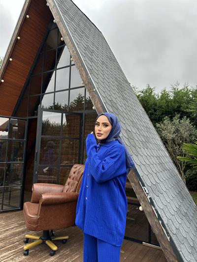 Önü Çıtçıtlı Yakalı Triko Takım Saks