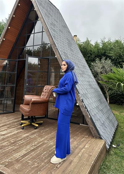 Önü Çıtçıtlı Yakalı Triko Takım Saks