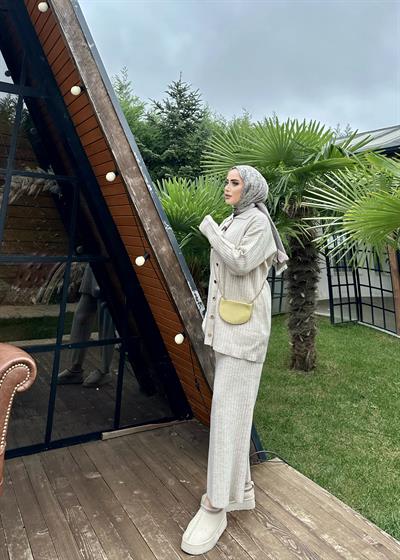 Önü Çıtçıtlı Yakalı Triko Takım Taş