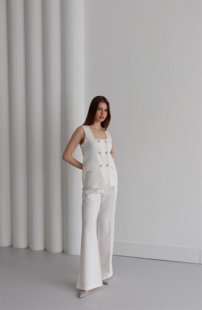 Taş Düğmeli Yelek Takım Beyaz