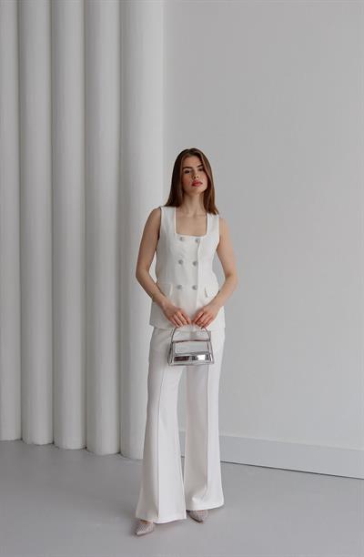 Taş Düğmeli Yelek Takım Beyaz