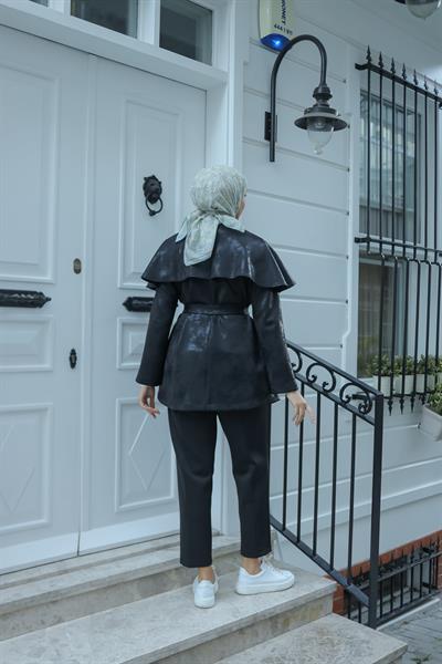 Varak Baskılı Pelerinli Takım Siyah