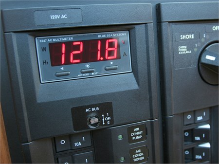 Blue Sea Systems AC Dijital Çok Fonksiyonlu ve Alarmlı Ölçüm Cihazı 8247