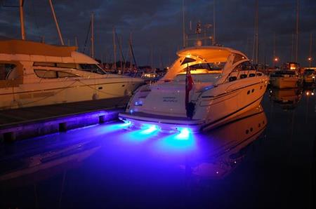 Bluefin LED Piranha P6 Nitro Su Altı Lambası 3720 Lümen-Mavi Beyaz