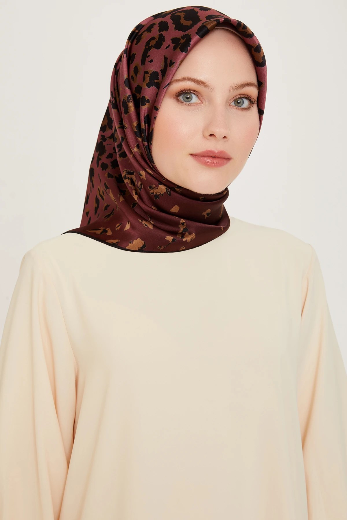 Armine Nostalji Serisi Sura İpek Eşarp 9249DS