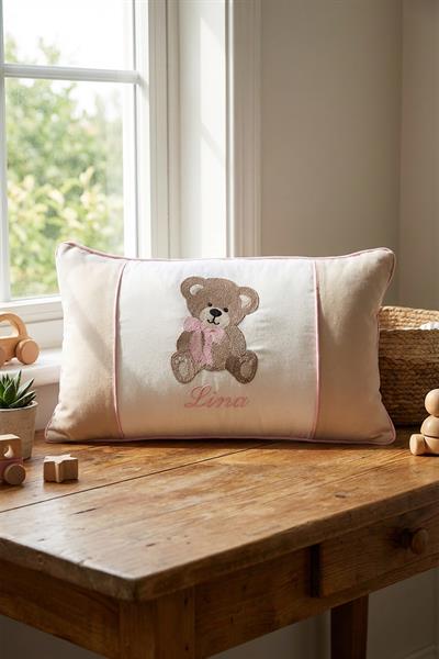 Kişiye Özel İsimli Ayıcık Temalı Pembe Biyeli Bebek Yastığı 30x40 cm
