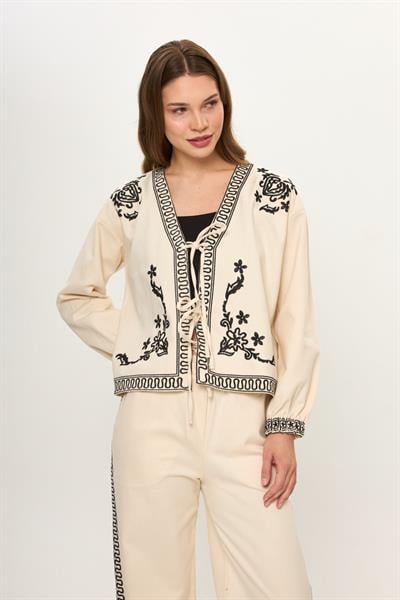 Bej %100 Pamuk Önü Bağcıklı Nakış İşlemeli Kadın Ceket