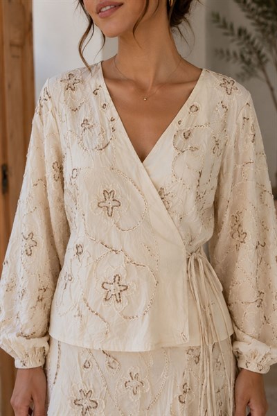 Nakış Detaylı Balon Kol Kimono