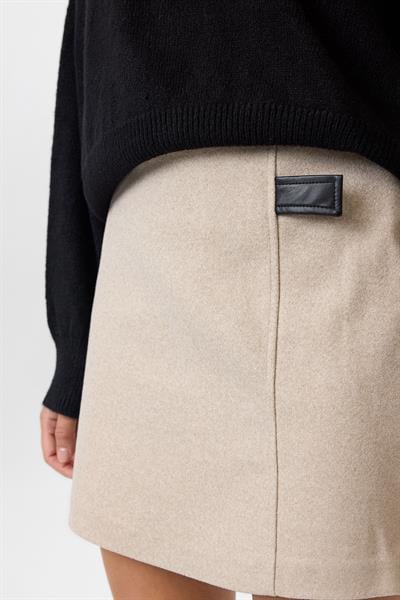 Deri Detaylı Kaşe Etek