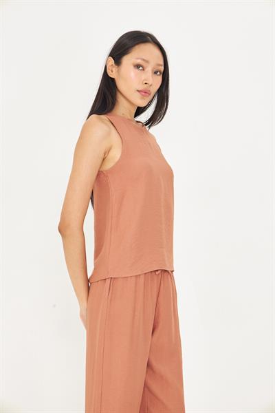 Damla Detaylı Keten Görünümlü Bluz