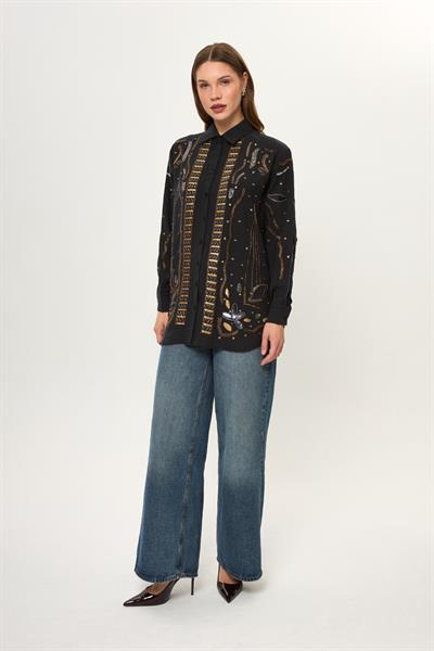 Pul ve Boncuk İşlemeli Oversize Gömlek