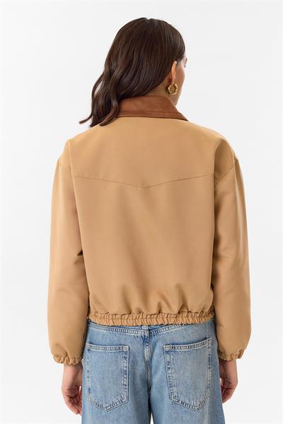 Süet Yakalı Cepli Parka Mont