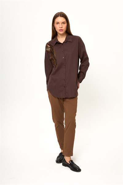 Pul İşlemeli Nakışlı Gömlek