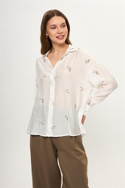 Çiçek Nakışlı Gömlek