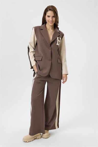 Nakışlı Poliviskon Garnili Atlas Ceket